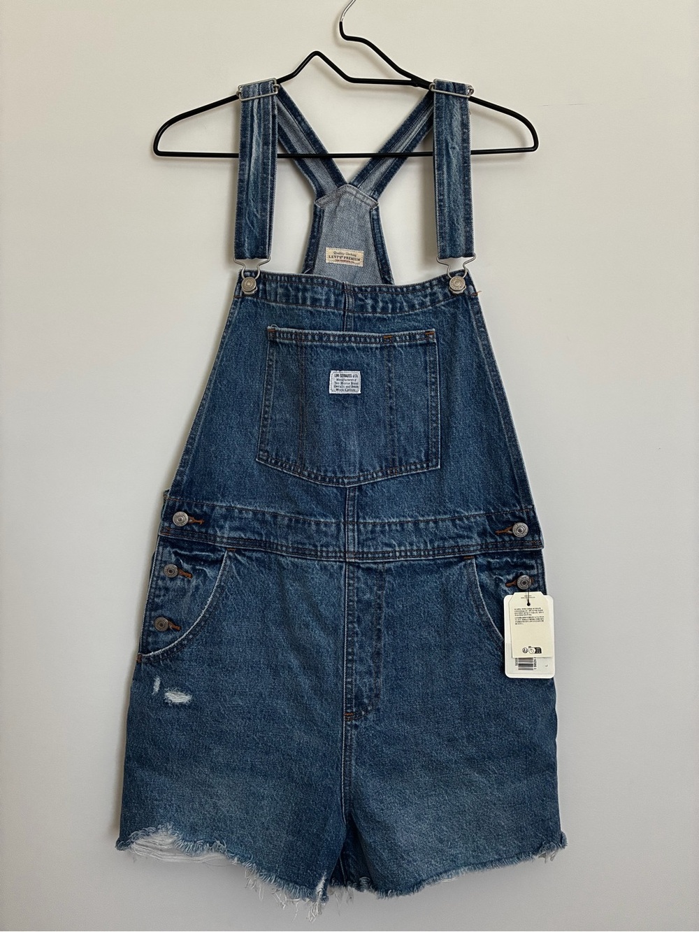 Levi’s Denim Shortalls size large nwt